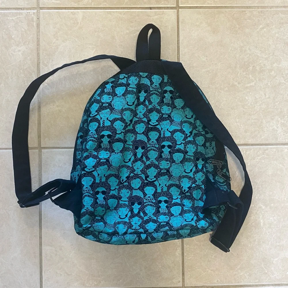 Backpack - Picture 3 of 3